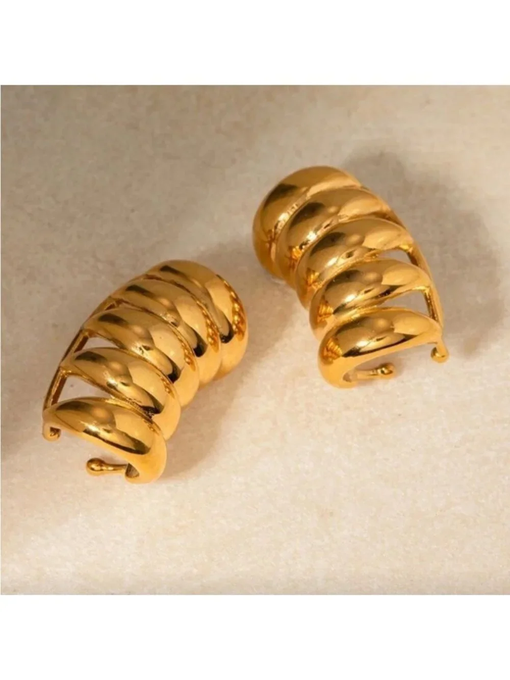 Gold Hoop Earrings Q183